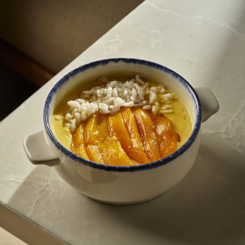 Рисовая каша с манговым пюре